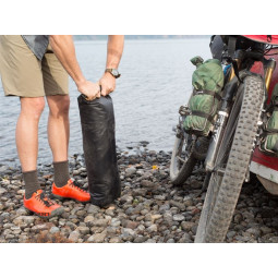 Torba na kierownicę BLACKBURN OUTPOST HANDLEBAR z workiem wodoodpornym