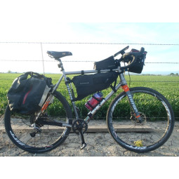Torba na ramę BLACKBURN OUTPOST TOP TUBE 1L wodoodporna