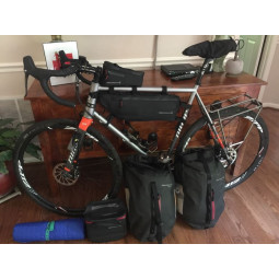 Torba na ramę BLACKBURN OUTPOST TOP TUBE 1L wodoodporna
