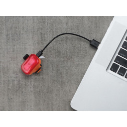 Lampka tylna BLACKBURN CLICK USB20 lumenów