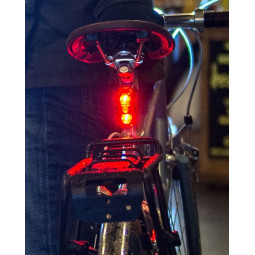 Zestaw lampki BLACKBURN DAYBLAZER 800 przód 800 lumenów, DAYBLAZER 65 tył 60 lumenów